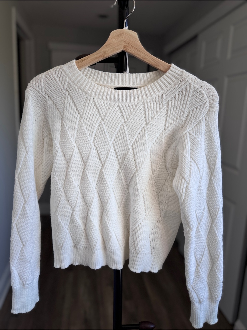 Club Monaco Cream Diamond Cable Knit Crewneck Sweater